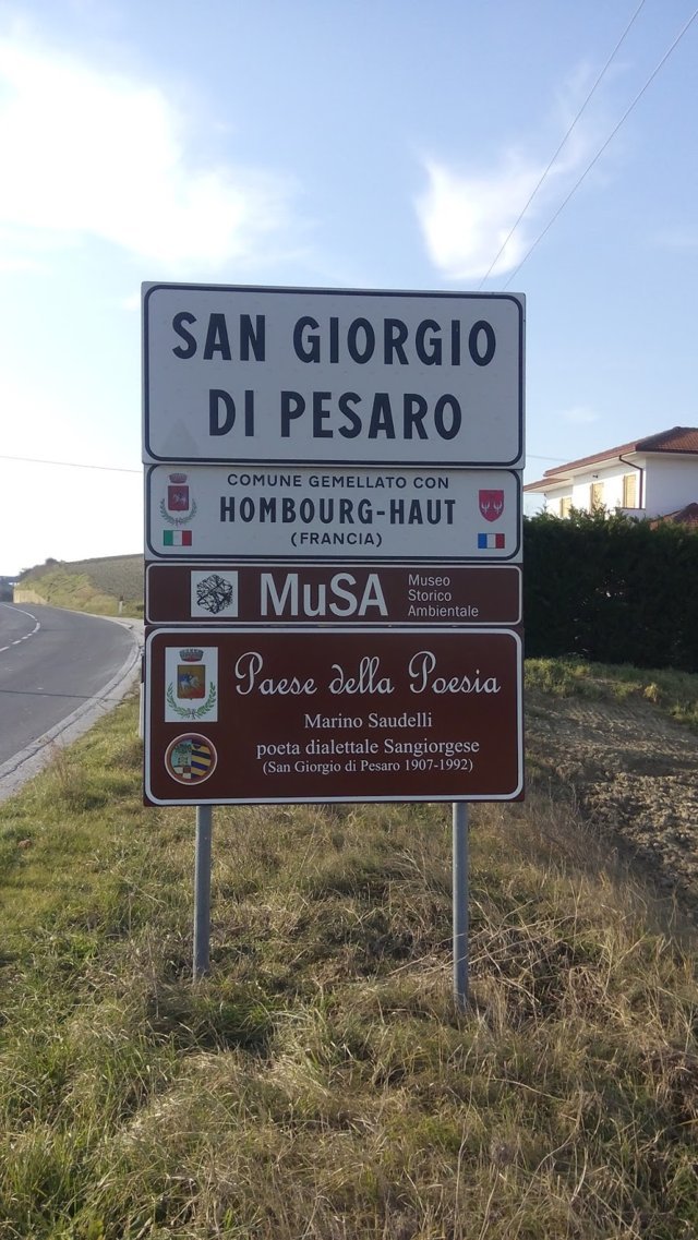Il cartello stradale di San Giorgio di Pesaro